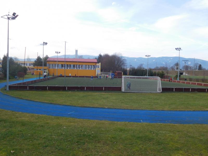 Multifunkčné  ihrisko a atletická dráha